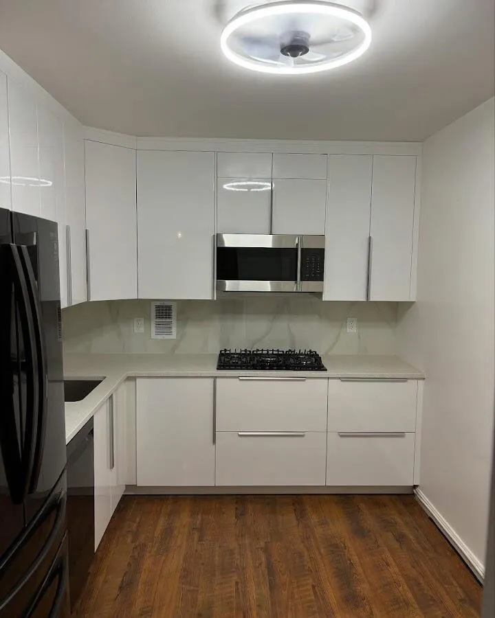 Renovated kitchen with quartz countertops in Dumont